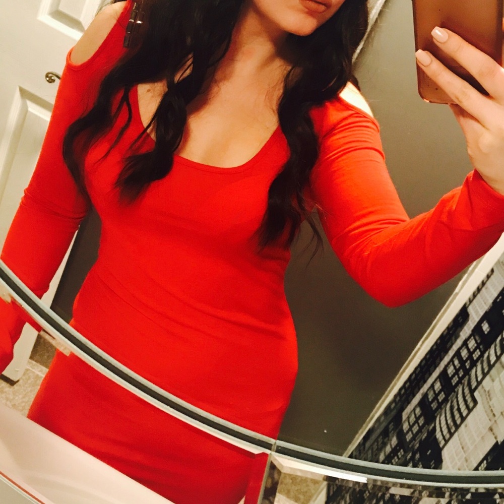 ✨ Red Dress ✨ - Picture 6 of 6